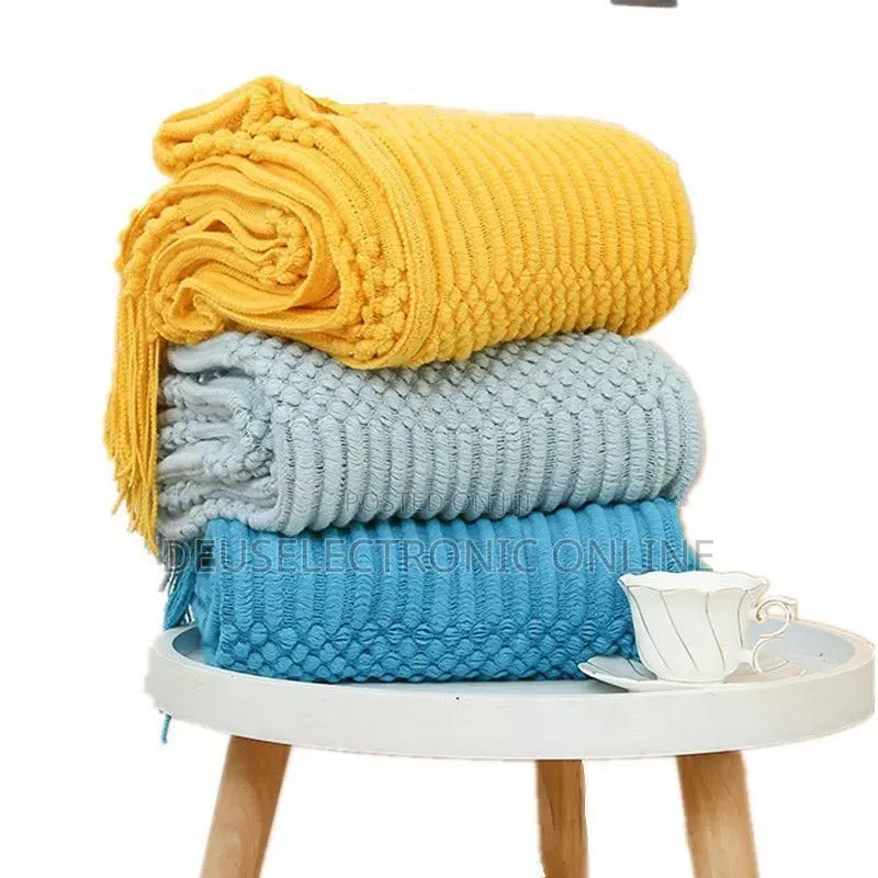 Throw Blanket Reja