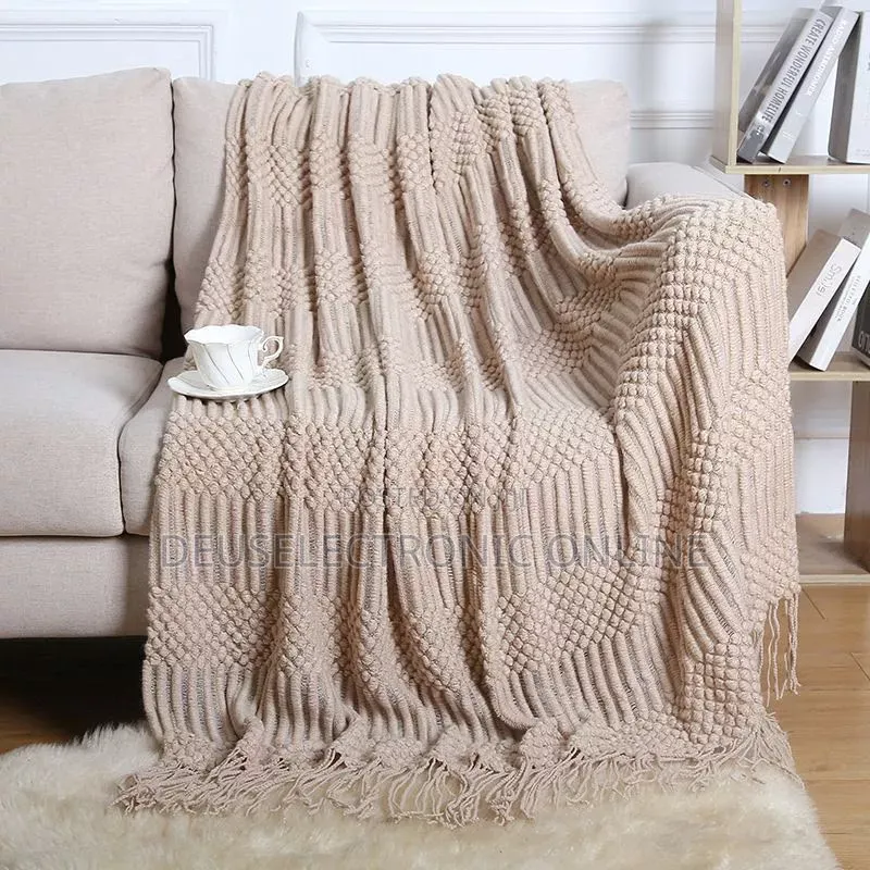 Throw Blanket Reja