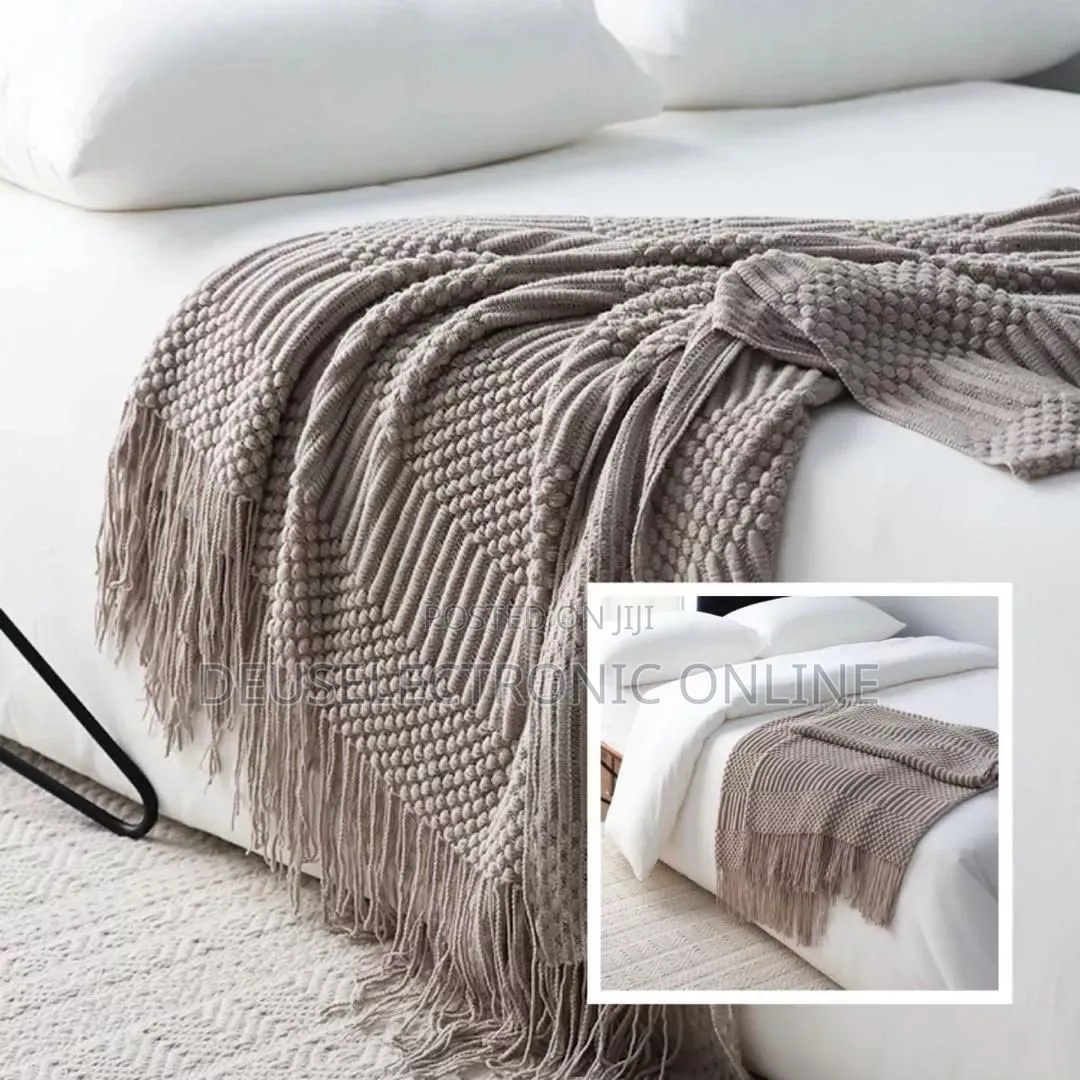 Throw Blanket Reja