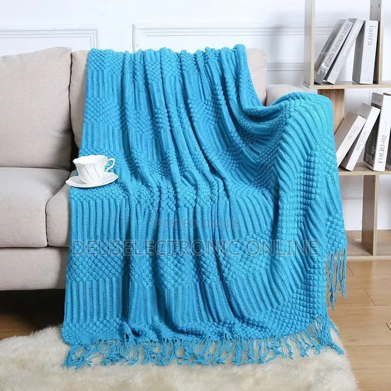 Throw Blanket Reja