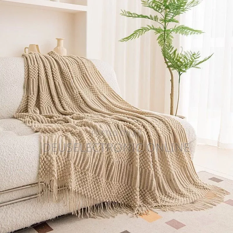 Throw Blanket Reja