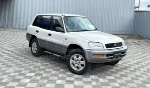 Toyota RAV4 1996 White
