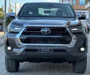 Toyota Hilux 2021 Gray