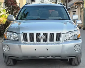 Toyota Kluger 2021 Silver