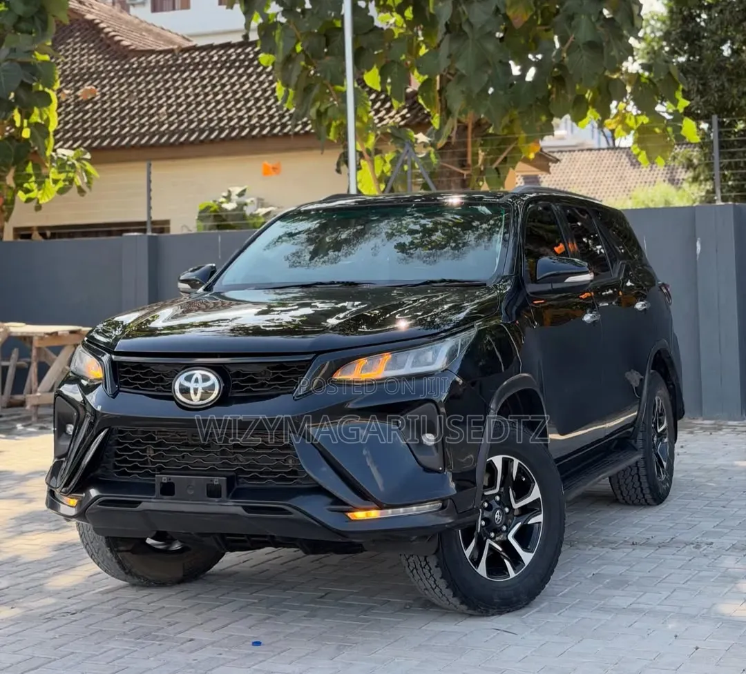 Toyota Fortuner 2018 Burgundy