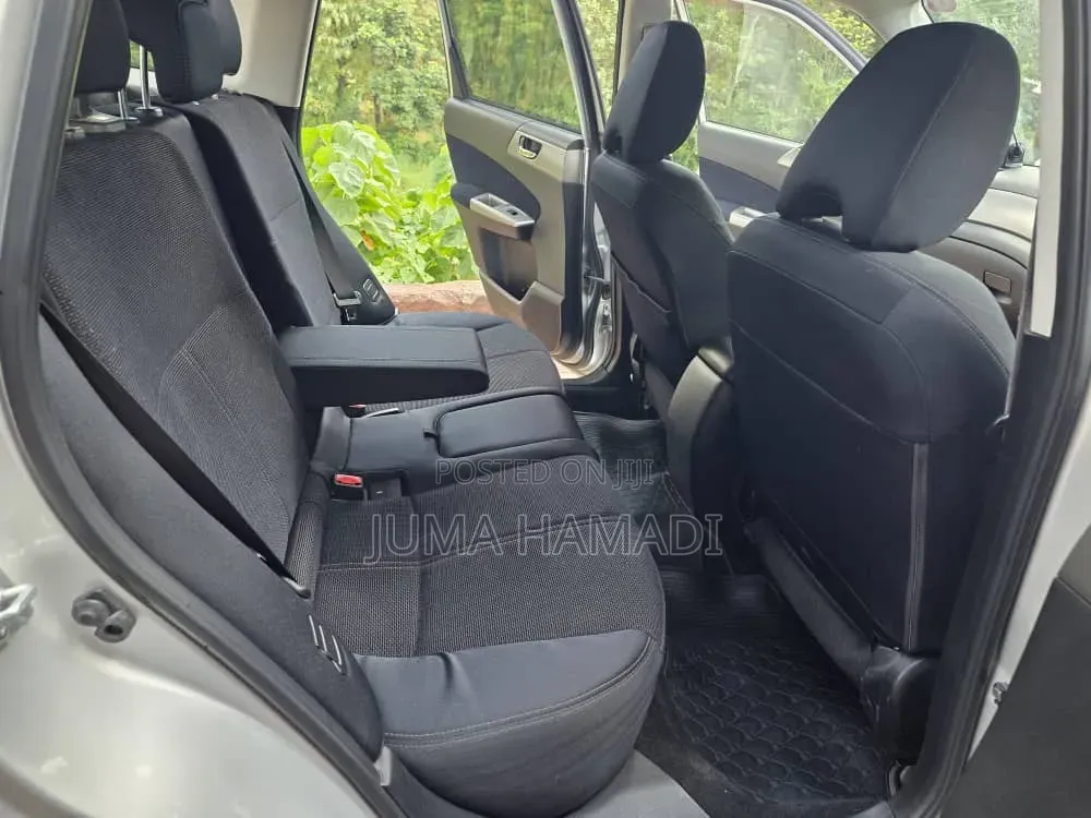 Subaru Forester 2010 Silver