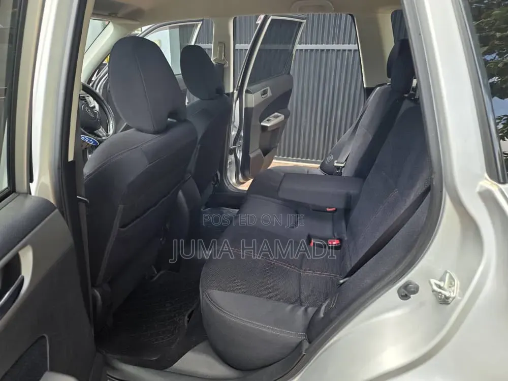 Subaru Forester 2010 Silver