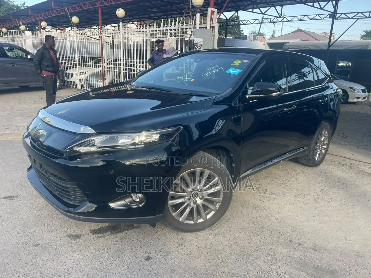 Toyota Harrier 2.0 2016 Black