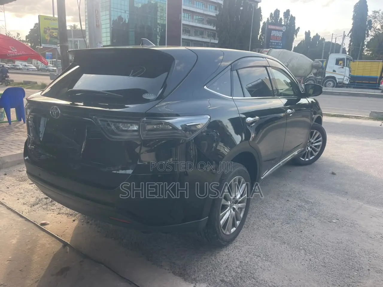 Toyota Harrier 2.0 2016 Black