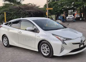 Toyota Prius 2017 Pearl