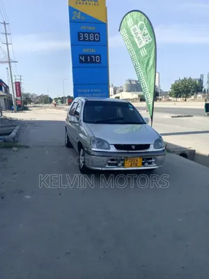Toyota Raum 1999 Silver