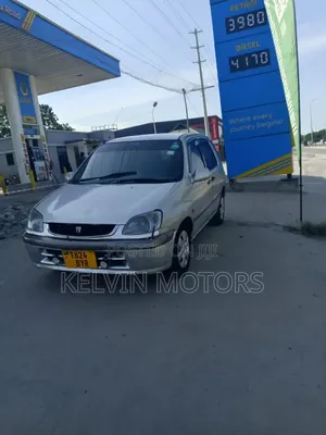 Toyota Raum 1999 Silver