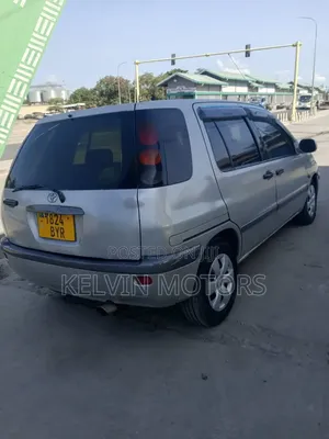 Toyota Raum 1999 Silver