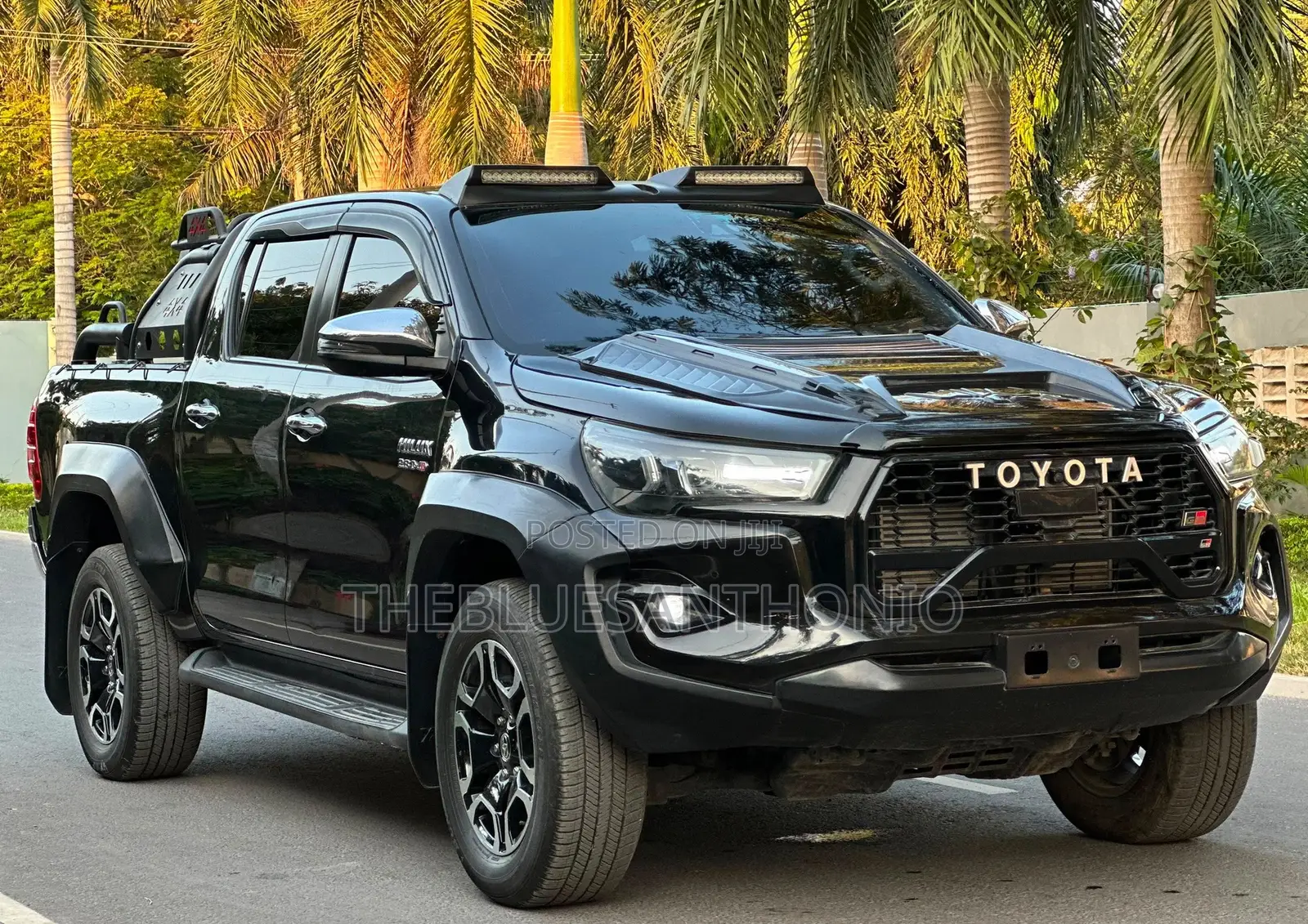 Toyota Hilux 2021 Black