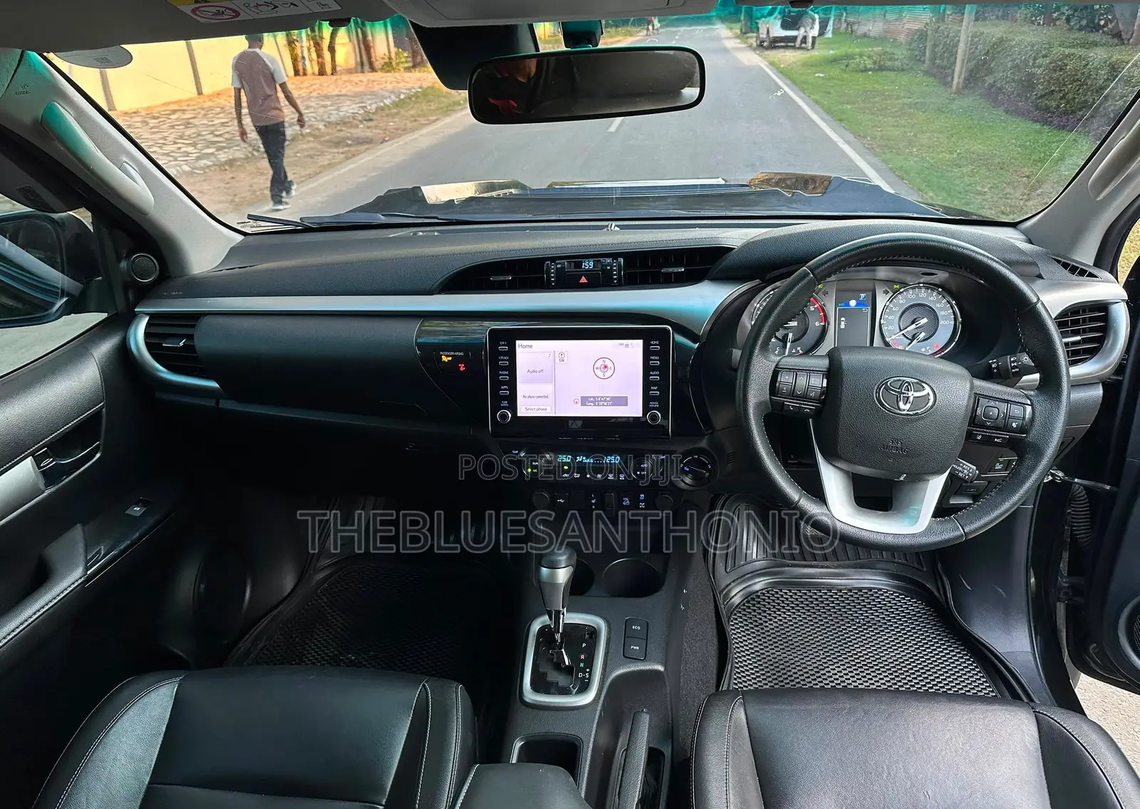 Toyota Hilux 2021 Black