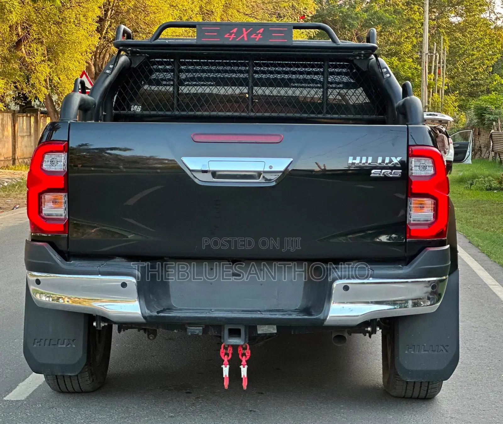 Toyota Hilux 2021 Black