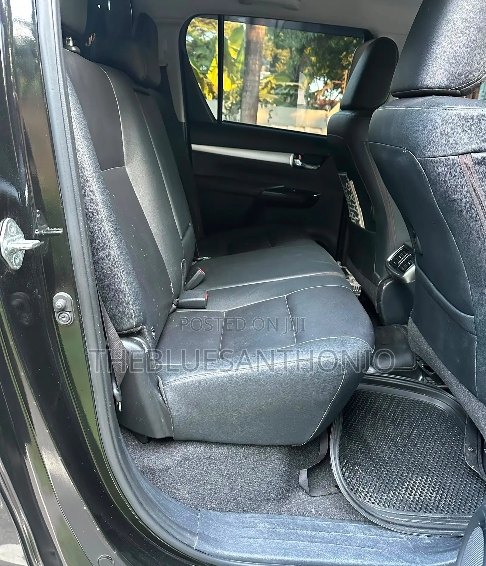 Toyota Hilux 2021 Black