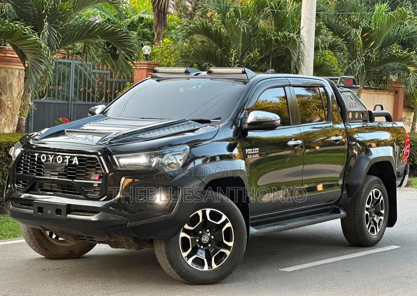Toyota Hilux 2021 Black