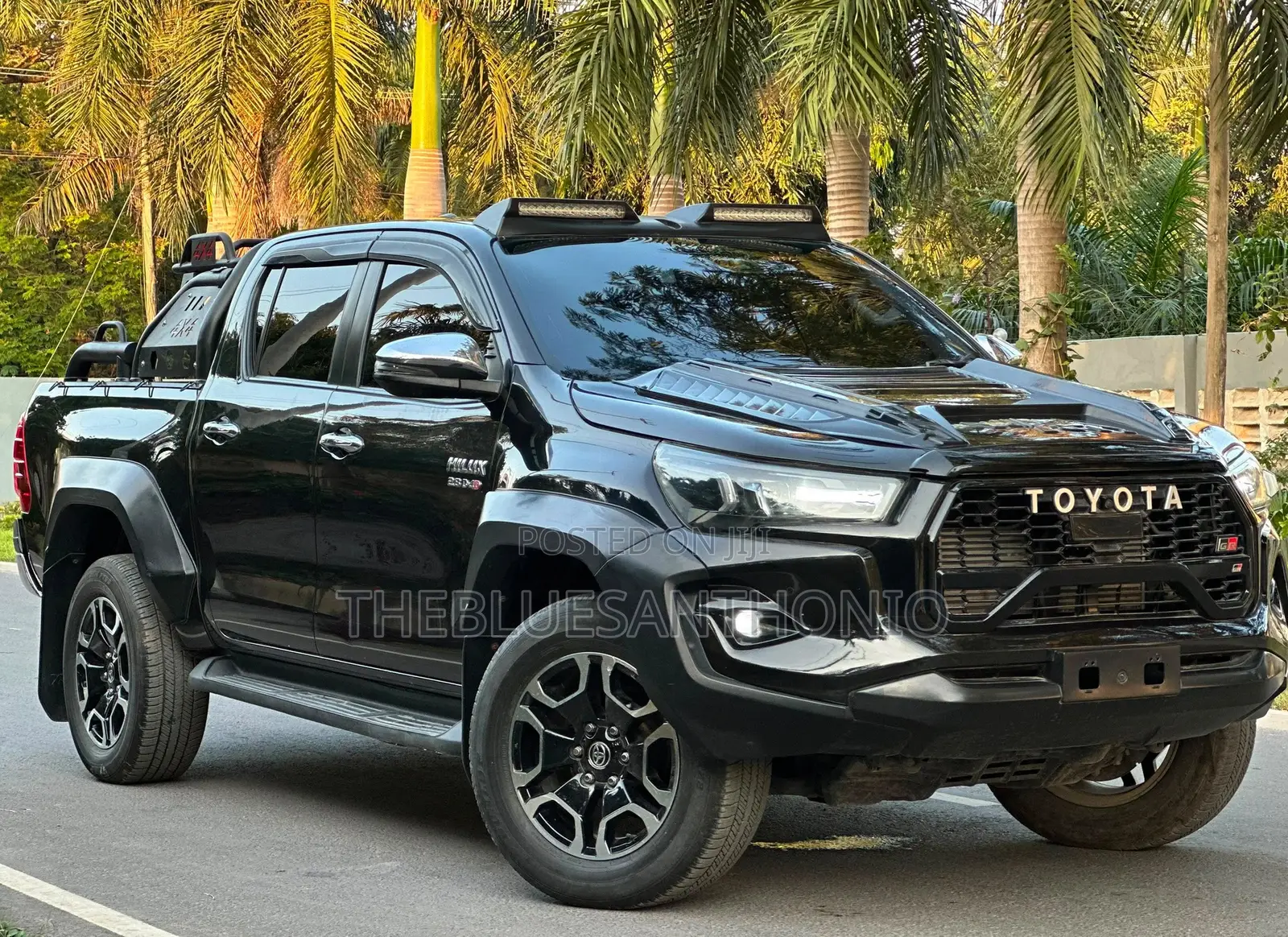 Toyota Hilux 2021 Black