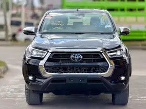 Toyota Hilux 2024 Black