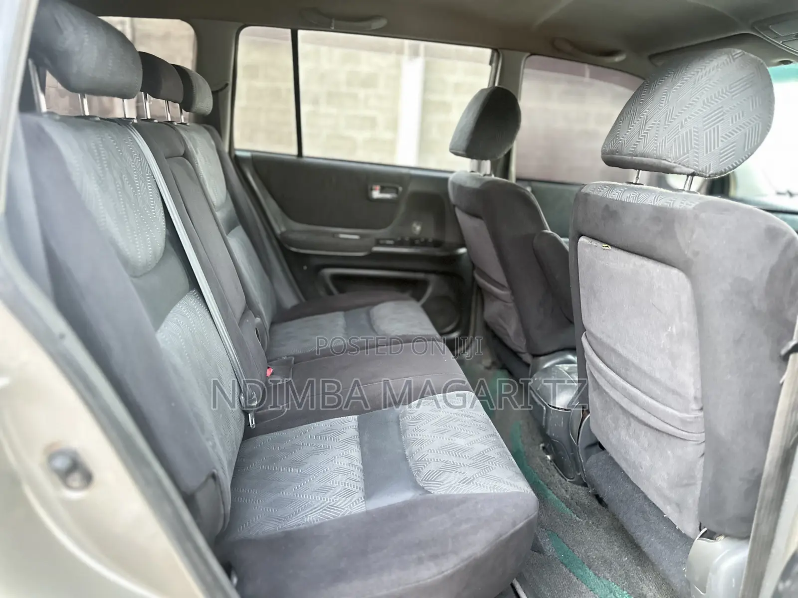 Toyota Kluger 2005 Beige