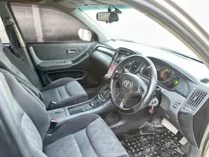 Toyota Kluger 2005 Beige