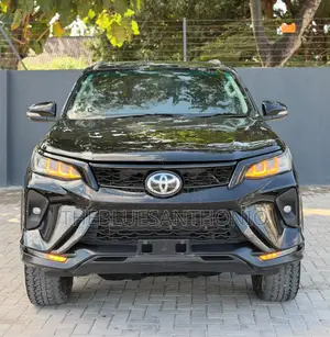 Toyota Fortuner 2018 Black