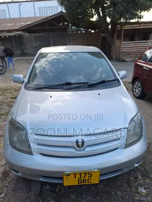 Toyota IST 2007 Silver