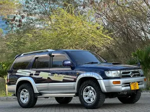 Toyota Hilux Surf 2000 Blue