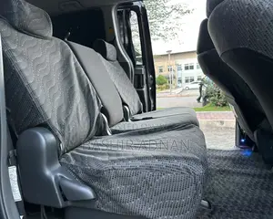Toyota Noah 2.0 143hp FWD (7 Seater) 2008 Gray
