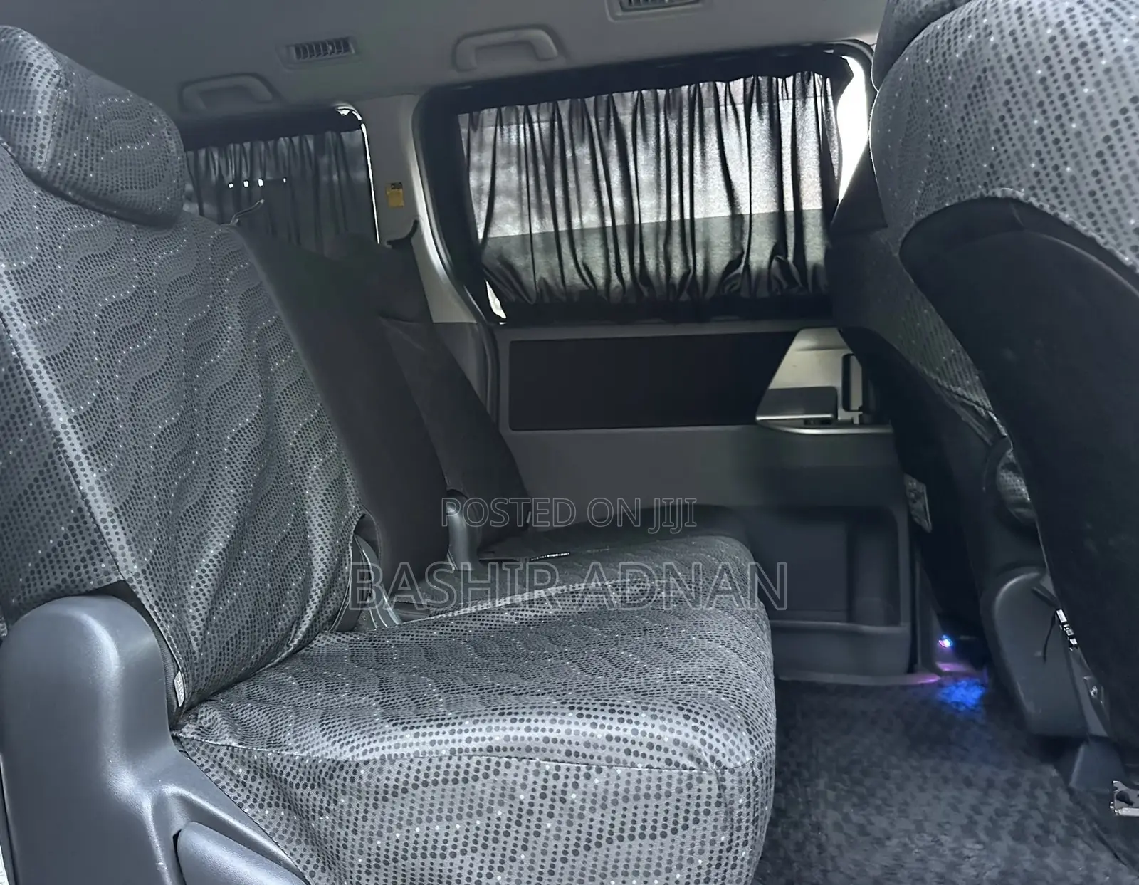 Toyota Noah 2.0 143hp FWD (7 Seater) 2008 Gray