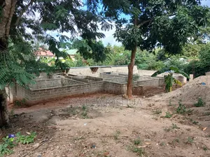 Kiwanja Kinauzwa Goba Mtaa Wa Muhimbili