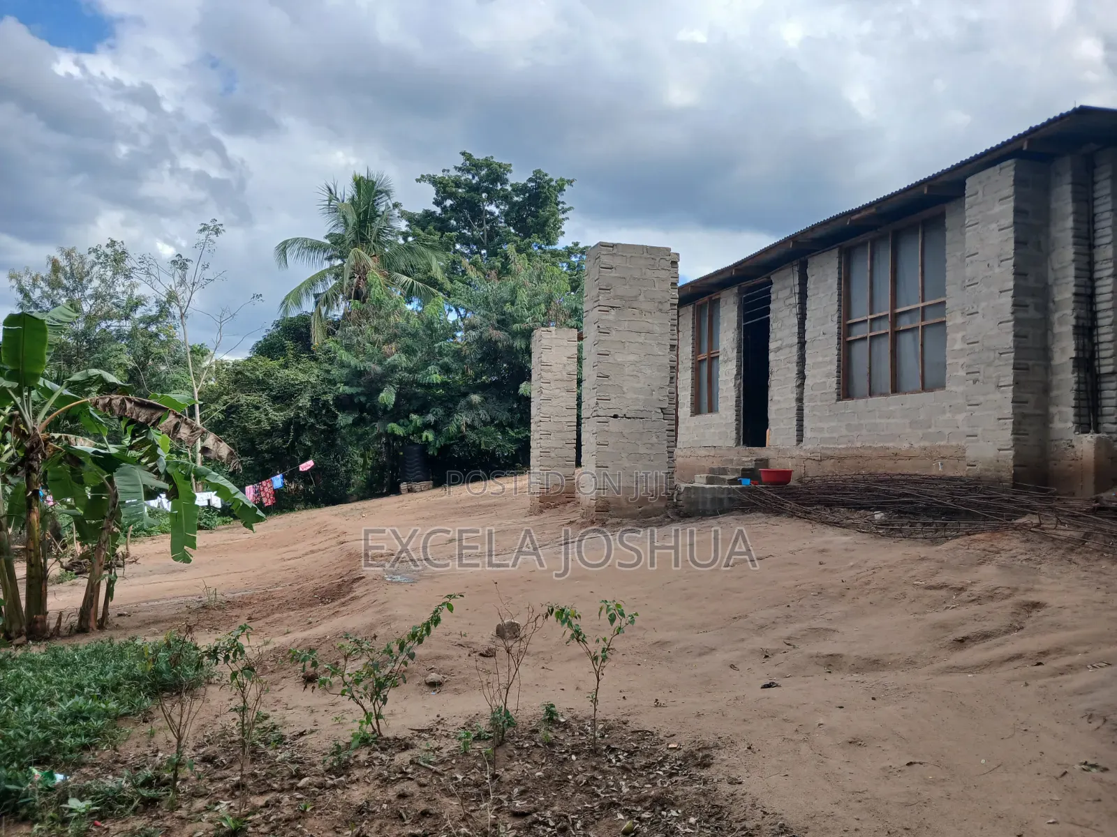 Kiwanja Kinauzwa Goba Mtaa Wa Muhimbili