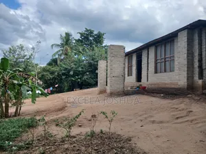 Kiwanja Kinauzwa Goba Mtaa Wa Muhimbili