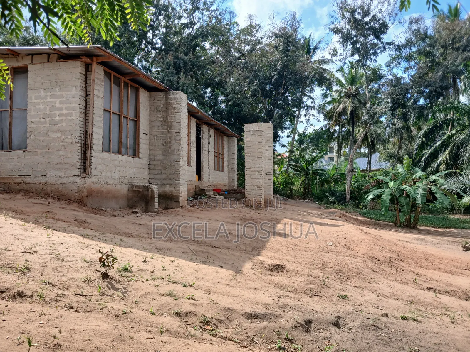 Kiwanja Kinauzwa Goba Mtaa Wa Muhimbili