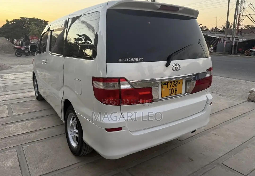 Toyota Alphard 2.4 Petrol AWD 2005 White