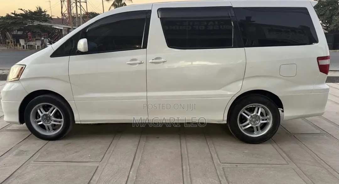 Toyota Alphard 2.4 Petrol AWD 2005 White