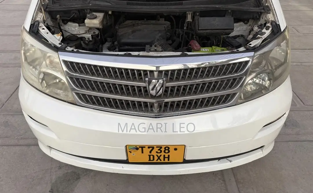 Toyota Alphard 2.4 Petrol AWD 2005 White