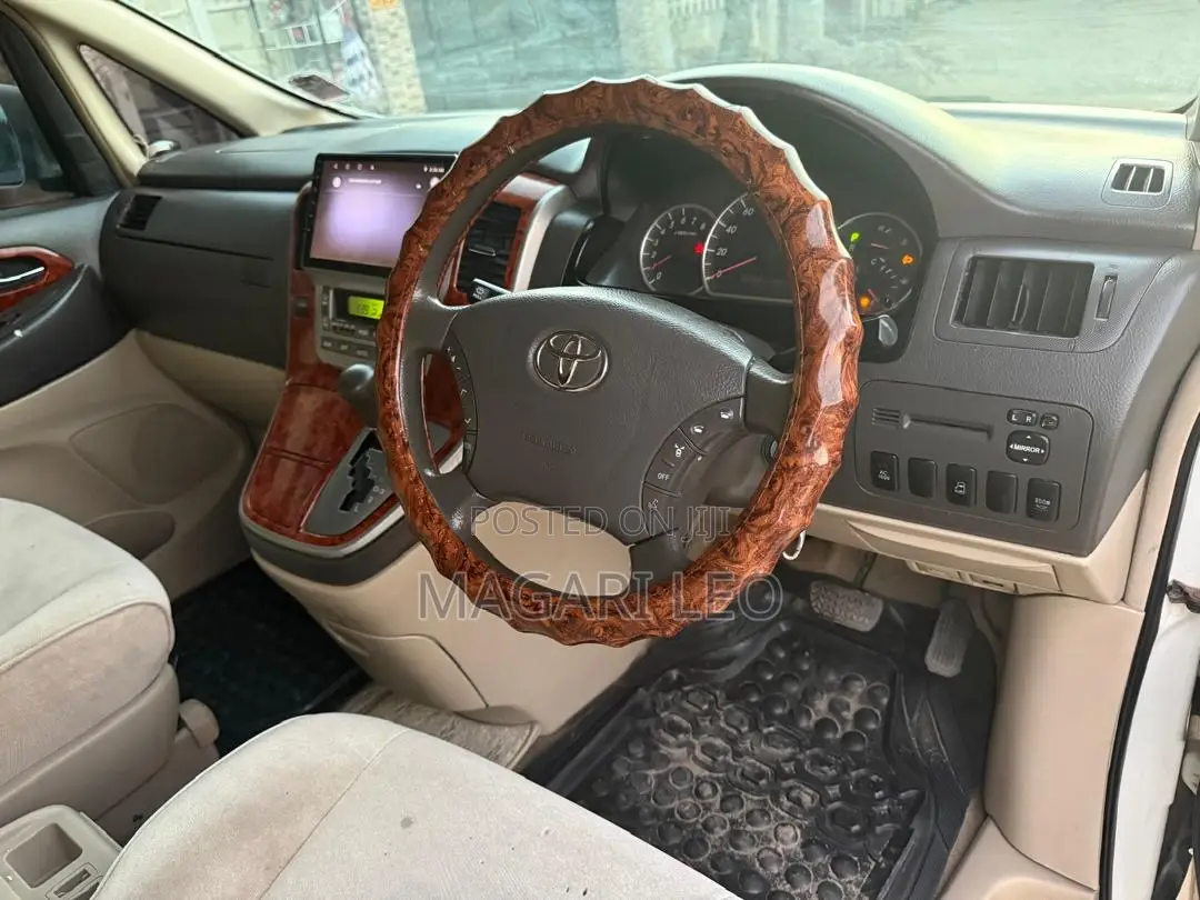 Toyota Alphard 2.4 Petrol AWD 2005 White