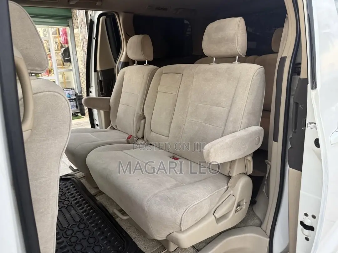 Toyota Alphard 2.4 Petrol AWD 2005 White