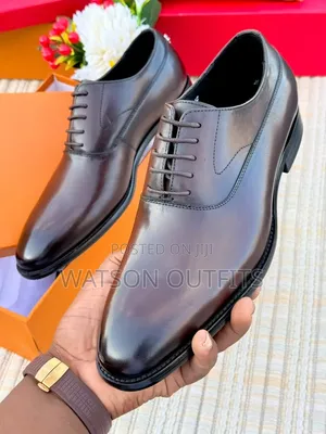 2 Colours Lv or Louis Vuitton Brand Men's Leather Shoes or Footwears