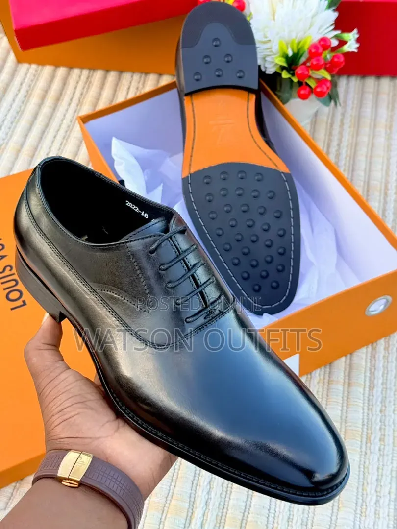 2 Colours Lv or Louis Vuitton Brand Men's Leather Shoes or Footwears