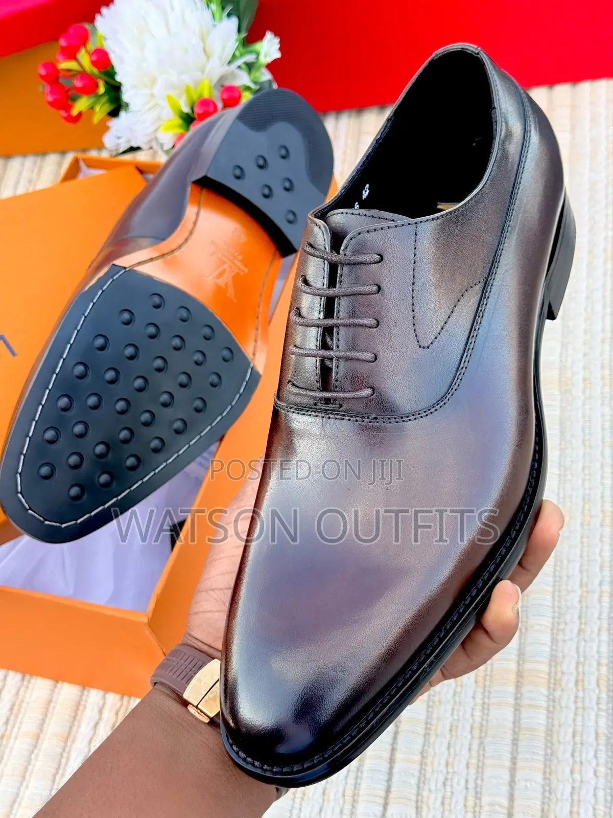2 Colours Lv or Louis Vuitton Brand Men's Leather Shoes or Footwears