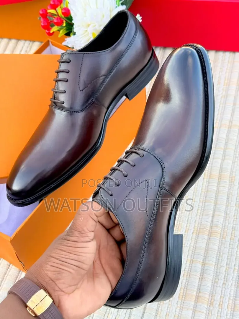 2 Colours Lv or Louis Vuitton Brand Men's Leather Shoes or Footwears