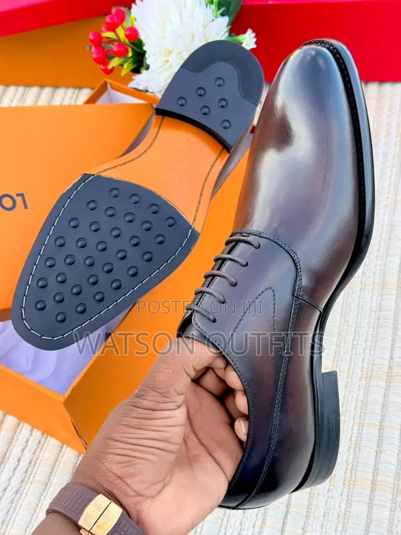 2 Colours Lv or Louis Vuitton Brand Men's Leather Shoes or Footwears