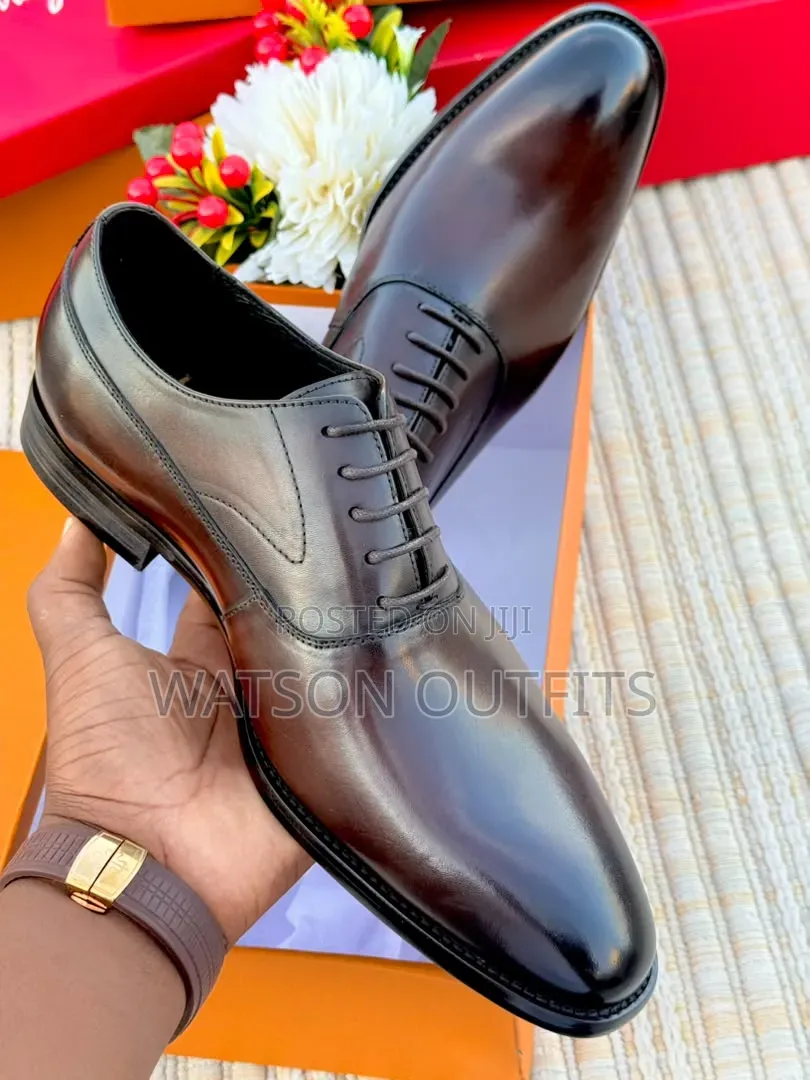 2 Colours Lv or Louis Vuitton Brand Men's Leather Shoes or Footwears