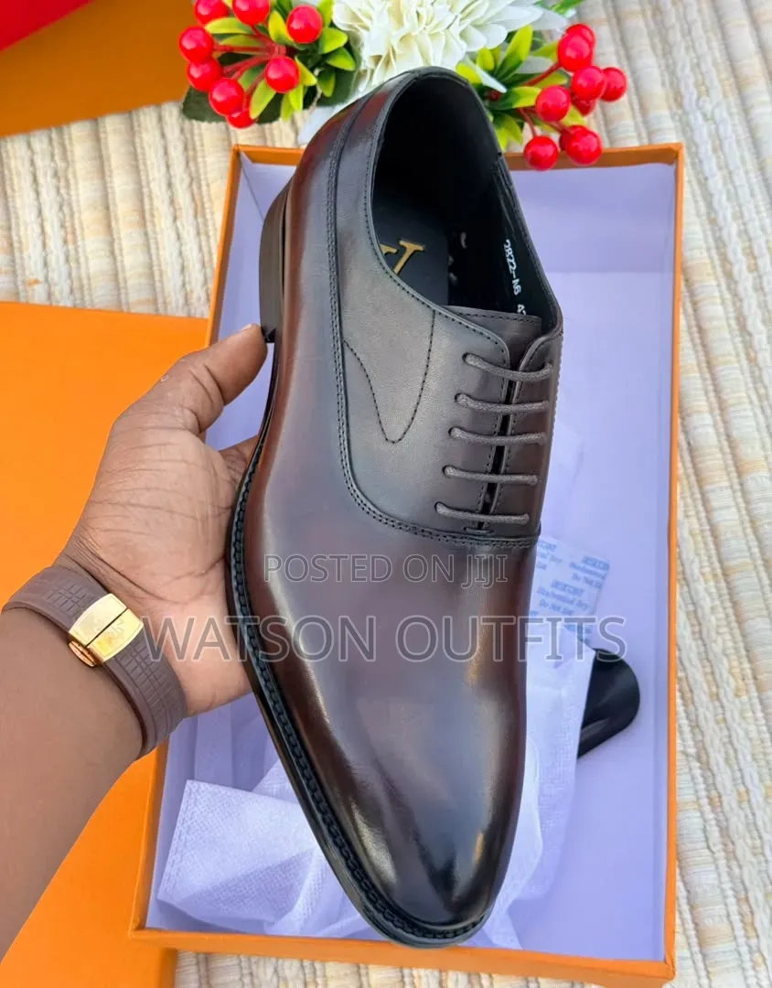2 Colours Lv or Louis Vuitton Brand Men's Leather Shoes or Footwears