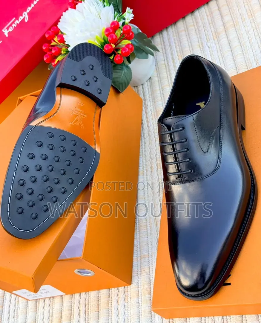 2 Colours Lv or Louis Vuitton Brand Men's Leather Shoes or Footwears
