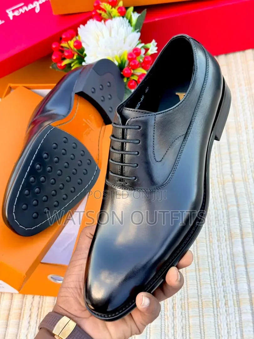 2 Colours Lv or Louis Vuitton Brand Men's Leather Shoes or Footwears