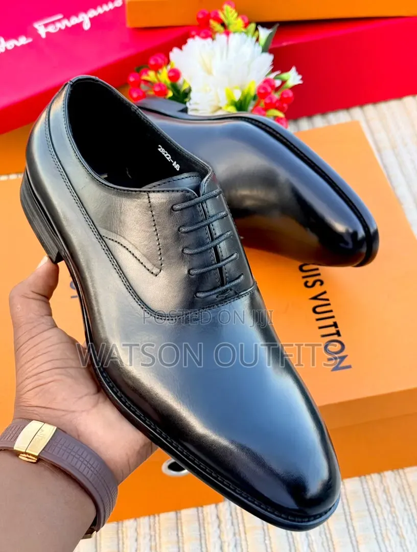 2 Colours Lv or Louis Vuitton Brand Men's Leather Shoes or Footwears
